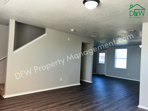 5609 Camarillo Dr in Fort Worth, TX - Foto de edificio - Building Photo
