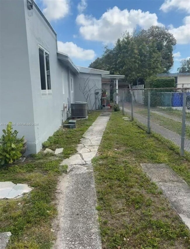 1637 NW 31st Ave in Miami, FL - Building Photo - Building Photo