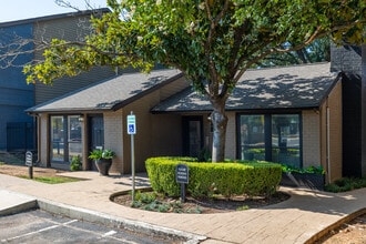 Tramor at Hunter's Glen in Austin, TX - Foto de edificio - Building Photo