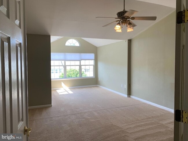 47344 Blackwater Falls Terrace in Sterling, VA - Foto de edificio - Building Photo