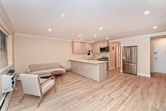 80 Lincoln Ave in Hempstead, NY - Building Photo - Building Photo