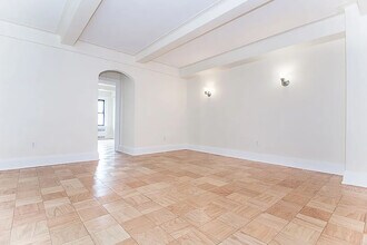 111 W 13th St in New York, NY - Building Photo - Building Photo