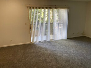 2950 Marconi Ave in Sacramento, CA - Foto de edificio - Building Photo