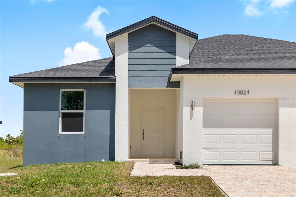 10024 Cocoa Beach St in Port Charlotte, FL - Building Photo