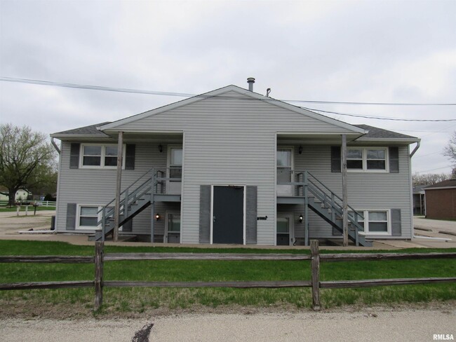 104 E 9th Ave in Colona, IL - Foto de edificio - Building Photo