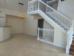 1687 SE Pomeroy St in Stuart, FL - Building Photo - Building Photo