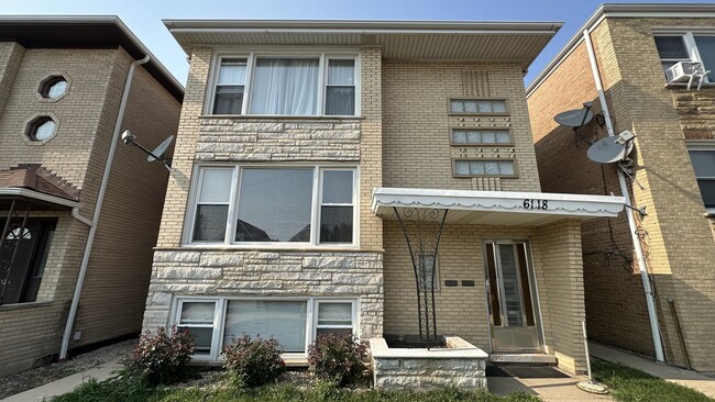 property at 6118 W Gunnison St