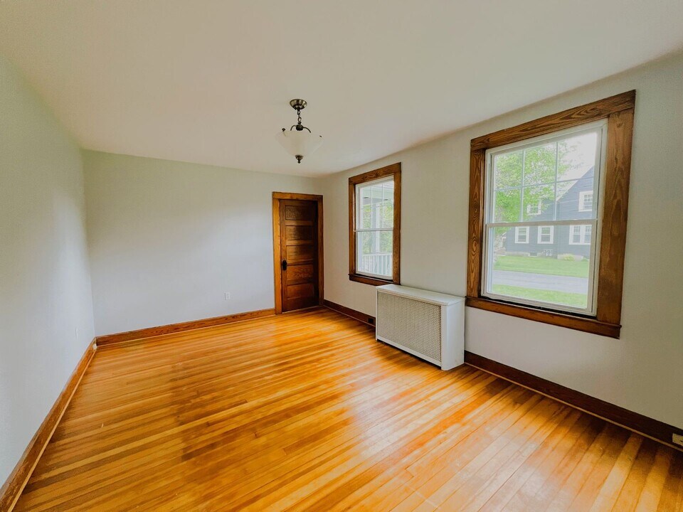 20-22-22 Porter Ave in Dalton, MA - Building Photo