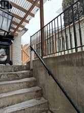 31 Irwin Dr in Whitby, ON - Building Photo - Building Photo