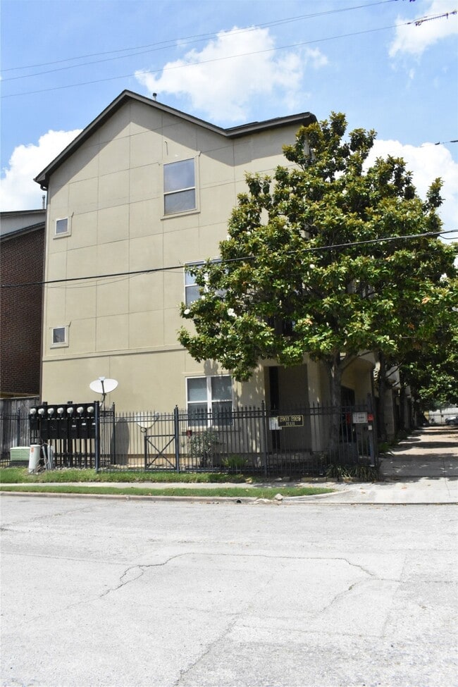 property at 2919 Pease St