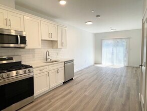 1133 N Shore Rd in Revere, MA - Building Photo - Building Photo