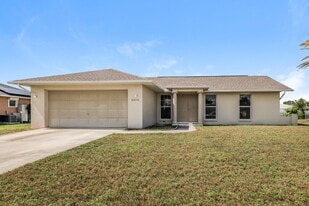 4400 SW 6th Ave in Cape Coral, FL - Building Photo