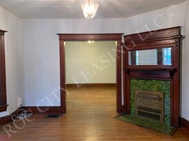 1079 Monroe Ave in Rochester, NY - Building Photo