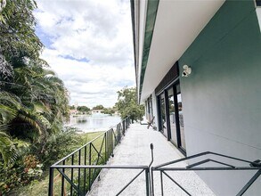 425 NE 103rd St in Miami Shores, FL - Building Photo - Building Photo