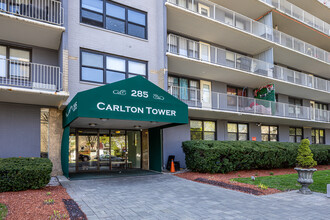 Carlton Tower in Passaic, NJ - Foto de edificio - Building Photo