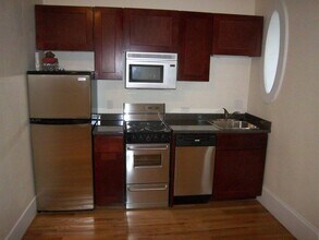 212 Hemenway St, Unit 1 in Boston, MA - Building Photo - Building Photo