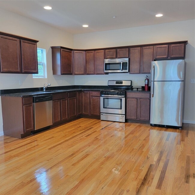 property at 9 Ashley Ct
