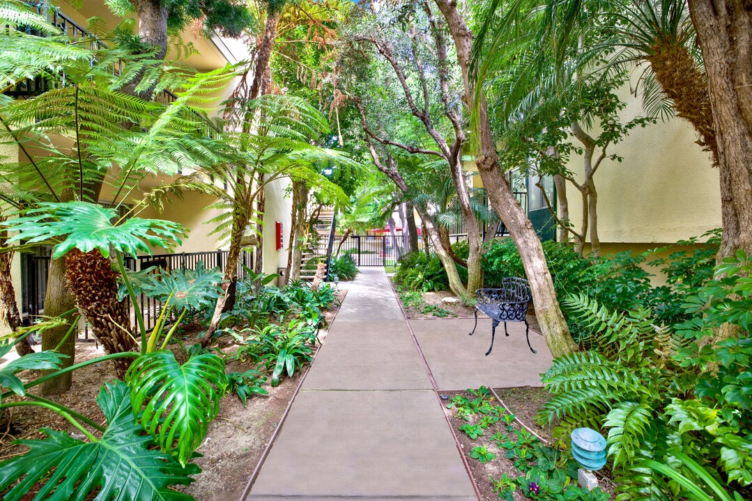 Casa de Oro Apartments in Torrance, CA - Foto de edificio