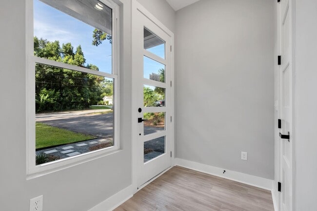 226 E Bradford Rd in Tallahassee, FL - Building Photo - Building Photo