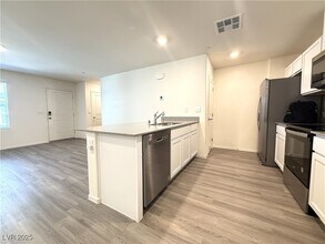 4828 Ava Ridge Ave in Enterprise, NV - Building Photo - Building Photo