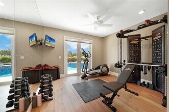 2458 Provence Ct in Weston, FL - Building Photo - Building Photo
