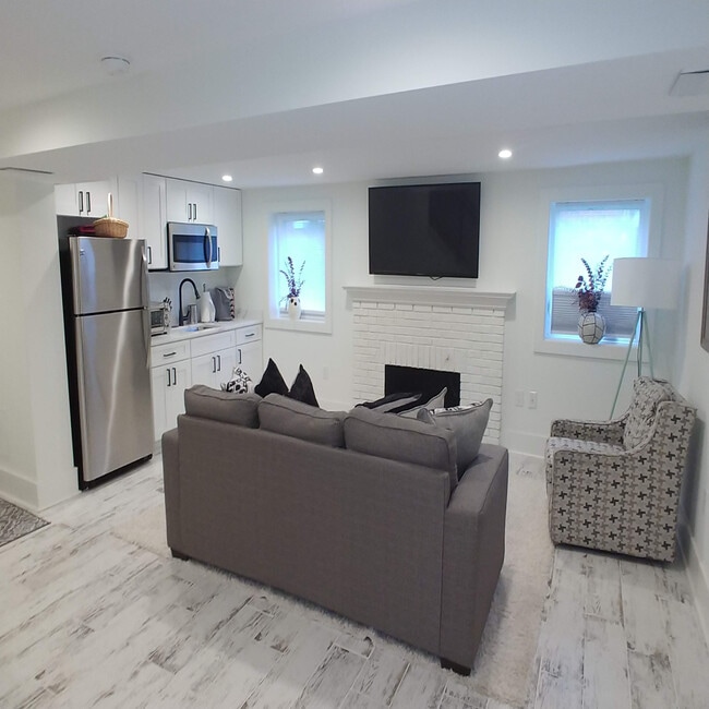 1304 Allison St NE, Unit NE