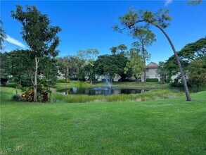 1970 Bald Eagle Dr in Naples, FL - Foto de edificio - Building Photo