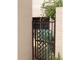 6654 Villa Sonrisa Dr in Boca Raton, FL - Building Photo