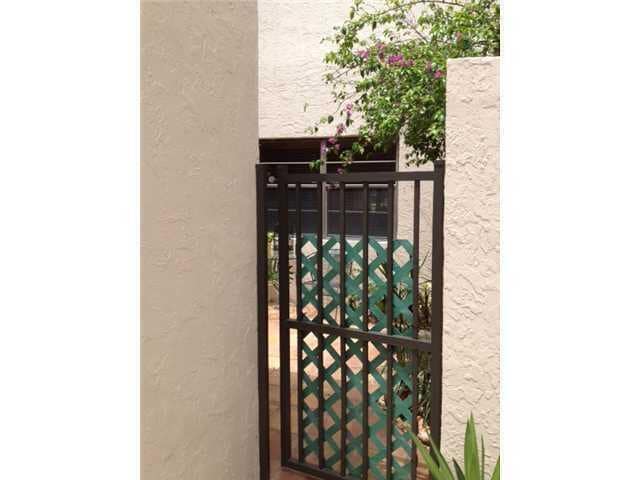 6654 Villa Sonrisa Dr