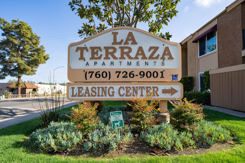1440 Oak Dr in Vista, CA - Building Photo