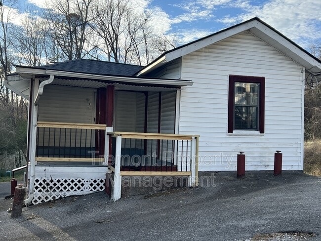 property at 7 Franklin Pl