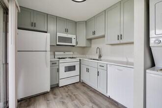 117 Gant Cir in Streamwood, IL - Building Photo - Building Photo