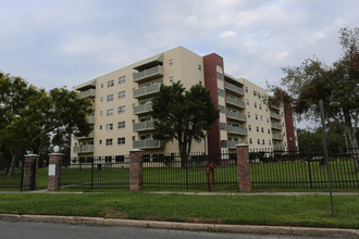 Lorna Doone Apartments in Orlando, FL - Foto de edificio - Building Photo