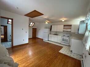 4 Palmer Rd in Waterford, CT - Building Photo - Building Photo