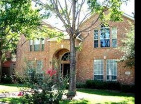 5832 Mossbrook Trail in Dallas, TX - Building Photo