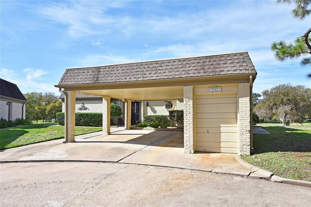 2802 S Doral Dr in Missouri City, TX - Foto de edificio
