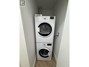 9228 Slopes Mews in Burnaby, BC - Building Photo - Building Photo