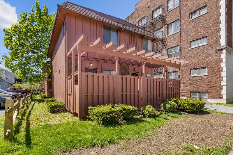 93 Park Ave in Rochester, NY - Building Photo