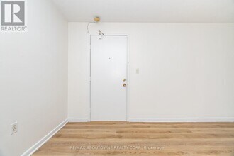 2144 Lilnan Ct in Burlington, ON - Building Photo - Building Photo