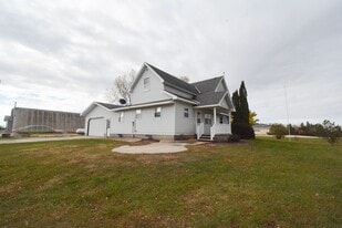 61429 265th St in Brownsdale, MN - Building Photo
