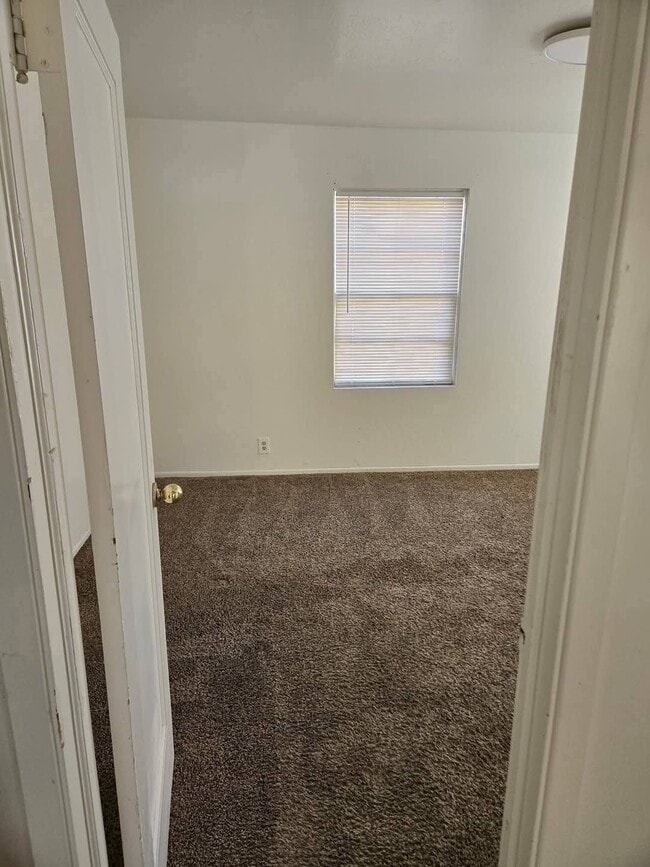 15 E 2nd Ave, Unit 15 E 2nd Ave #2