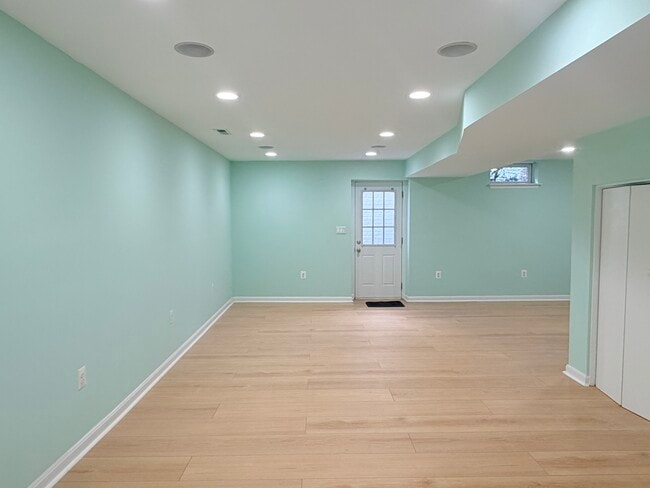 20323 Snowpoint Pl in Ashburn, VA - Foto de edificio - Building Photo