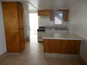 2126 O St, Unit 2126 O Street # C in Bakersfield, CA - Building Photo - Building Photo