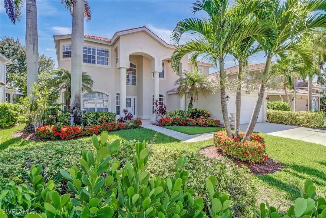 2018 Morning Sun Ln in Naples, FL - Building Photo