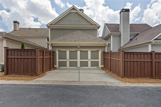 319 Barbados Ln in Suwanee, GA - Building Photo - Building Photo