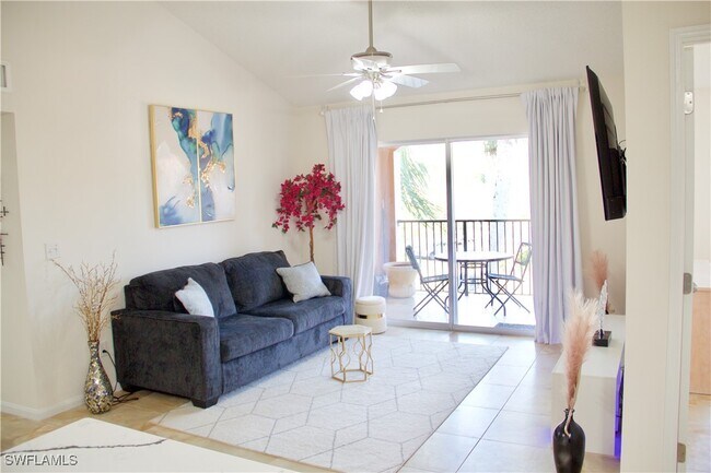 1265 Wildwood Lakes Blvd in Naples, FL - Foto de edificio - Building Photo