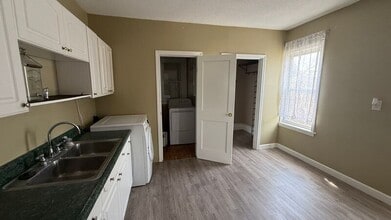 84 Fairview Ave in Chicopee, MA - Building Photo - Building Photo
