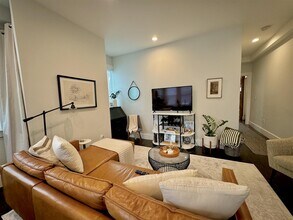 77 Kinnaird St, Unit 2 in Cambridge, MA - Building Photo - Building Photo