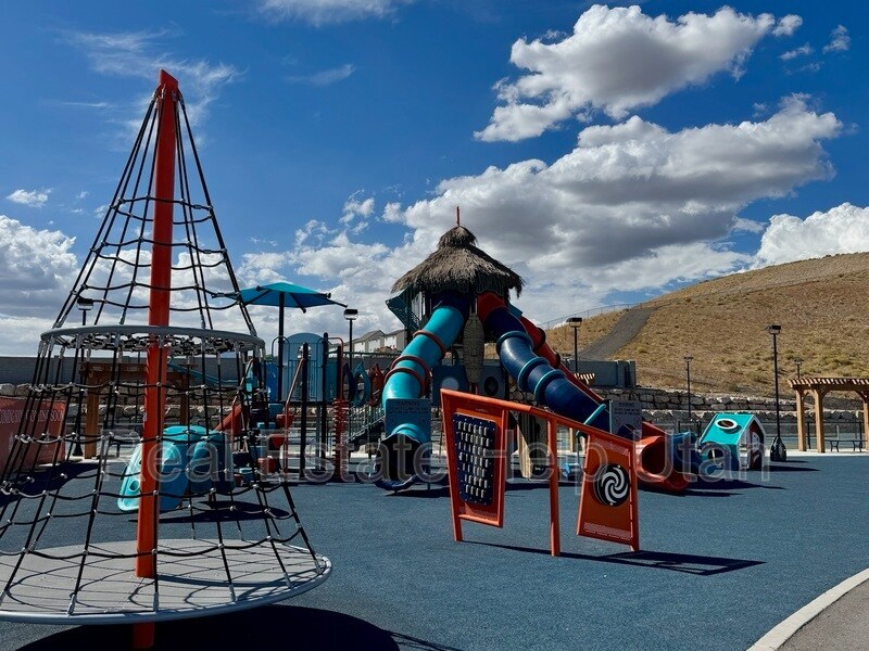 1565 Charmer Ln in Saratoga Springs, UT - Building Photo