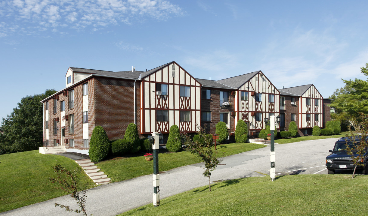 Olde English Village Apartments in South Portland, ME - Building Photo